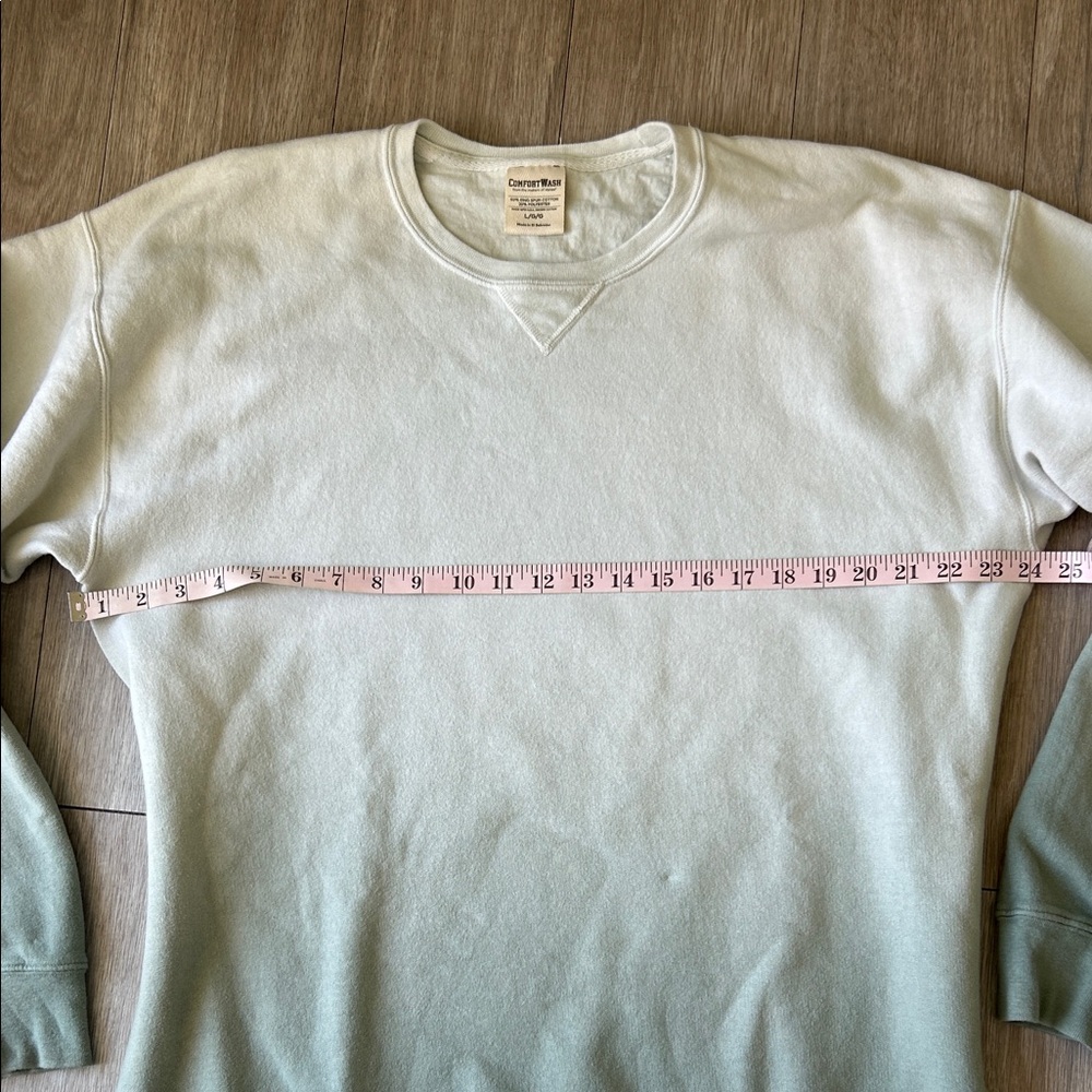 Ombre Gradient Sweatshirt - Picture 3 of 4